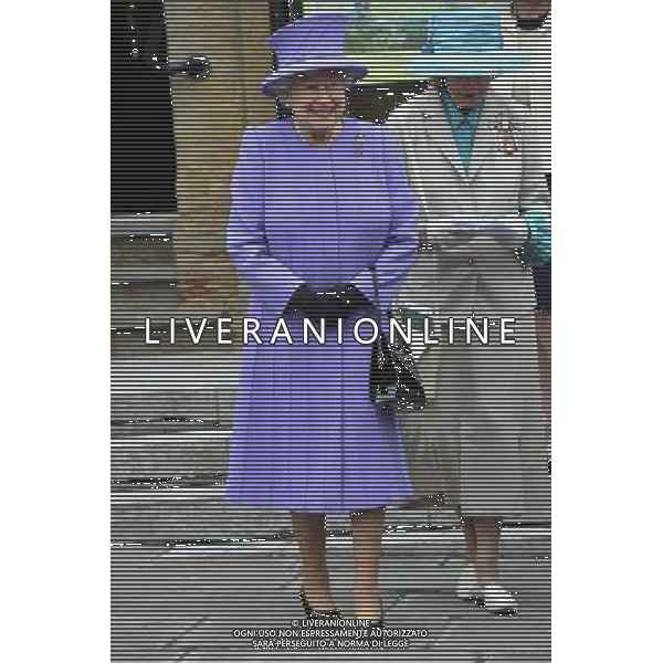 The Queen and the Duke of Edinburgh arrive Crewkerne Town Hall for the second stop of their Somerset tour which is part of her Diamond Jubilee Tour of the UK. /PHOTOSHOT/ALDO LIVERANI SAS . ITALY ONLY -