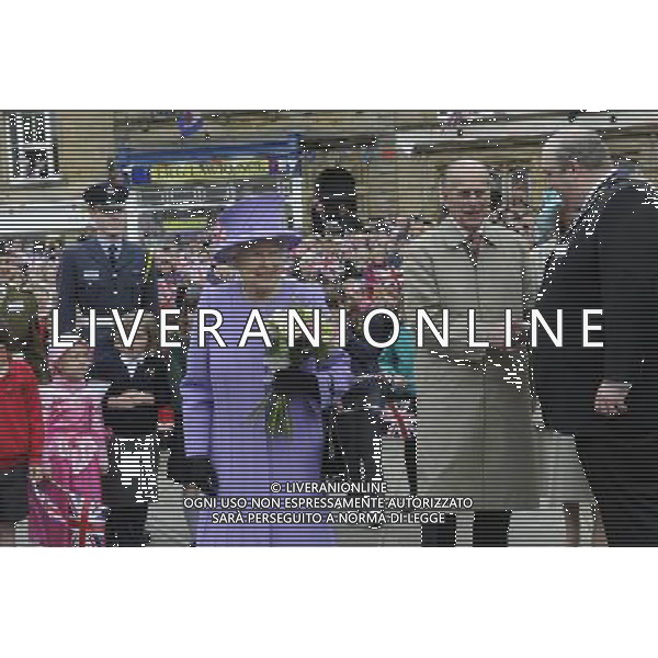 The Queen and the Duke of Edinburgh arrive Crewkerne Town Hall for the second stop of their Somerset tour which is part of her Diamond Jubilee Tour of the UK. /PHOTOSHOT/ALDO LIVERANI SAS . ITALY ONLY -