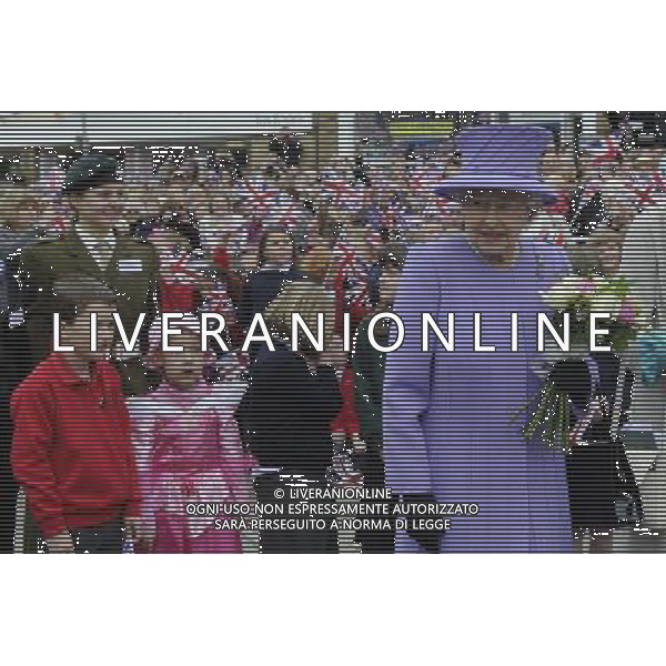 The Queen and the Duke of Edinburgh arrive Crewkerne Town Hall for the second stop of their Somerset tour which is part of her Diamond Jubilee Tour of the UK. /PHOTOSHOT/ALDO LIVERANI SAS . ITALY ONLY -