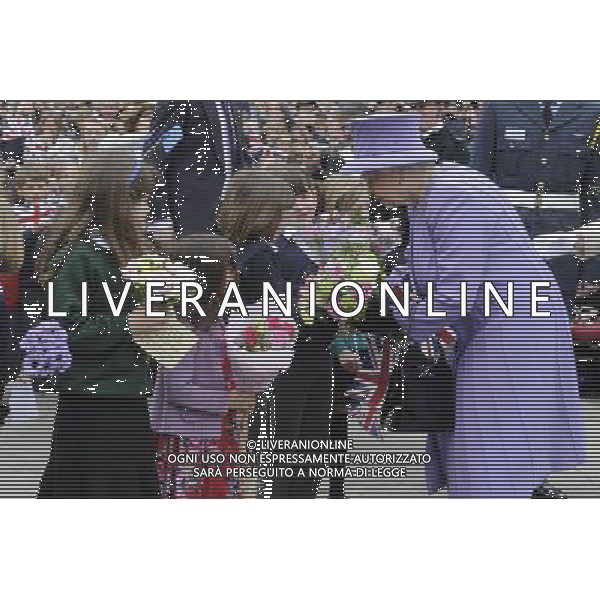 The Queen and the Duke of Edinburgh arrive Crewkerne Town Hall for the second stop of their Somerset tour which is part of her Diamond Jubilee Tour of the UK. /PHOTOSHOT/ALDO LIVERANI SAS . ITALY ONLY -