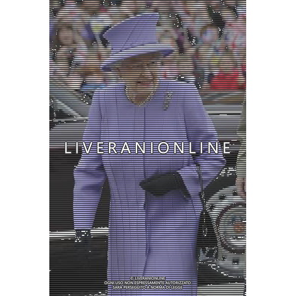 The Queen and the Duke of Edinburgh arrive Crewkerne Town Hall for the second stop of their Somerset tour which is part of her Diamond Jubilee Tour of the UK. /PHOTOSHOT/ALDO LIVERANI SAS . ITALY ONLY -