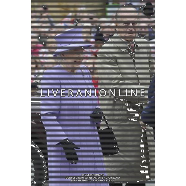 The Queen and the Duke of Edinburgh arrive Crewkerne Town Hall for the second stop of their Somerset tour which is part of her Diamond Jubilee Tour of the UK. /PHOTOSHOT/ALDO LIVERANI SAS . ITALY ONLY -