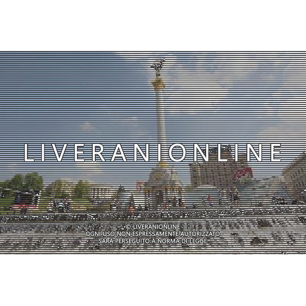 KIJOW 27.04.2012 KIJOW - MIASTO GOSPODARZ UEFA EURO 2012 --- KIEV - THE HOST CITY FOR UEFA EURO 2012 PLAC NIEZALEZNOSCI --- MAIDAN NEZALEZHNOSTI --- INDEPENDENCE SQUARE FOT. PIOTR KUCZA --- Newspix.pl AG ALDO LIVERANI S A S ONLY ITALY *** Local Caption *** www.newspix.pl mail us: info@newspix.pl call us: 0048 022 23 22 222 --- Polish Picture Agency by Ringier Axel Springer Poland