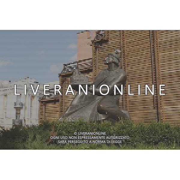 KIJOW 27.04.2012 KIJOW - MIASTO GOSPODARZ UEFA EURO 2012 --- KIEV - THE HOST CITY FOR UEFA EURO 2012 ZLOTA BRAMA POMNIK JAROSLAW I MADRY --- GOLDEN GATE YAROSLAV THE WISE MONUMENT FOT. PIOTR KUCZA --- Newspix.pl AG ALDO LIVERANI S A S ONLY ITALY *** Local Caption *** www.newspix.pl mail us: info@newspix.pl call us: 0048 022 23 22 222 --- Polish Picture Agency by Ringier Axel Springer Poland