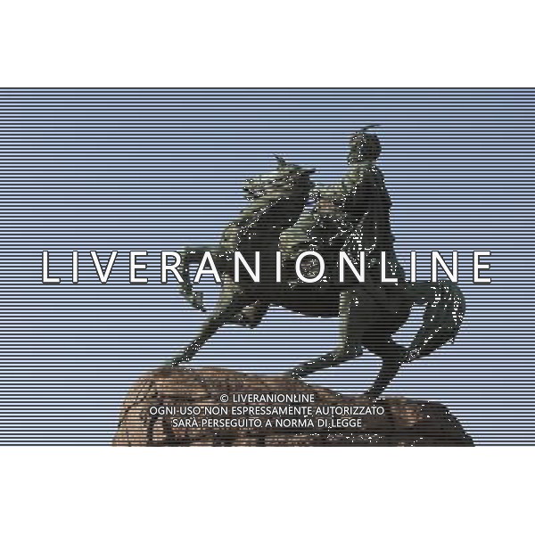 KIJOW 27.04.2012 KIJOW - MIASTO GOSPODARZ UEFA EURO 2012 --- KIEV - THE HOST CITY FOR UEFA EURO 2012 POMNIK BOHDAN CHMIELNICKI --- BOHDAN KHMELNYTSKY MONUMENT FOT. PIOTR KUCZA --- Newspix.pl AG ALDO LIVERANI S A S ONLY ITALY *** Local Caption *** www.newspix.pl mail us: info@newspix.pl call us: 0048 022 23 22 222 --- Polish Picture Agency by Ringier Axel Springer Poland