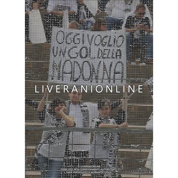 LA SPEZIA 06/05/2012 - SPEZIA VS LATINA - NELLA FOTO: TIFOSI SPEZIA - FOTO NANDO VESCUSIO / AGENZIA ALDO LIVERANI
