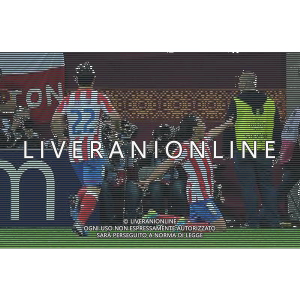 firo Fu§ball,Fussball, 09.05.2012 EL, UEFA Europa League Finale, Finale 2012, Final, Bukarest 2012, Saison 2011/2012 Atletico Madrid - Atletic Bilbao 3:0 Torjubel, Jubel, Falcao, Atletico Madrid, Tor zum 2:0, links Diego, Atletico Madrid, Gestik $worldrightsEs gelten unsere AGB, einsehbar auf www.firosportphoto.de copyright by firo sportphoto: Coesfelder Stra§e 207Ê 48249 D † L M E N (Duelmen) www.firosportphoto.de mail@firosportphoto.de (V o l k s b a n k B o c h u m - W i t t e n ) BLZ.: 430 601 29 Kt. Nr.: 341 117 100 Tel:Ê 02594-9916004 Fax:Ê 02594-9916005 BUCAREST_FINALE EUROPA LEGUE Atletico Madrid-Athletic Bilbao AG ALDO LIVERANI SAS - ITALY ONLY -