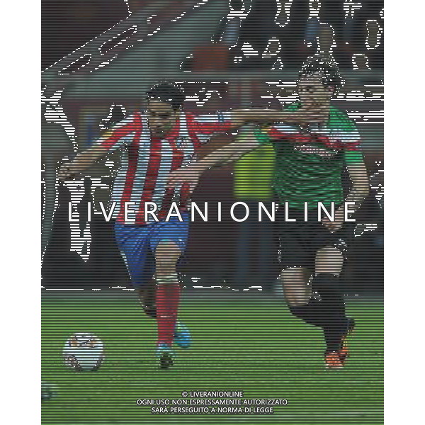 firo Fu§ball,Fussball, 09.05.2012 EL, UEFA Europa League Finale, Finale 2012, Final, Bukarest 2012, Saison 2011/2012 Atletico Madrid - Atletic Bilbao 3:0 Zweikampf, Falcao, Atletico Madrid, Fernando Amorebieta, Bilbao $worldrightsEs gelten unsere AGB, einsehbar auf www.firosportphoto.de copyright by firo sportphoto: Coesfelder Stra§e 207Ê 48249 D † L M E N (Duelmen) www.firosportphoto.de mail@firosportphoto.de (V o l k s b a n k B o c h u m - W i t t e n ) BLZ.: 430 601 29 Kt. Nr.: 341 117 100 Tel:Ê 02594-9916004 Fax:Ê 02594-9916005 BUCAREST_FINALE EUROPA LEGUE Atletico Madrid-Athletic Bilbao AG ALDO LIVERANI SAS - ITALY ONLY -