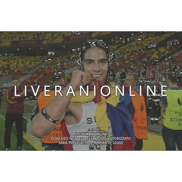firo Fu§ball,Fussball, 09.05.2012 EL, UEFA Europa League Finale, Finale 2012, Final, Bukarest 2012, Saison 2011/2012 Atletico Madrid - Atletic Bilbao 3:0 Winner Sieger UEFA LEAGUE FINALE 2012 Atletico Madrid, Falcao, Atletico Madrid mit Siegermedaille, beisst auf die Medaille $worldrightsEs gelten unsere AGB, einsehbar auf www.firosportphoto.de copyright by firo sportphoto: Coesfelder Stra§e 207Ê 48249 D † L M E N (Duelmen) www.firosportphoto.de mail@firosportphoto.de (V o l k s b a n k B o c h u m - W i t t e n ) BLZ.: 430 601 29 Kt. Nr.: 341 117 100 Tel:Ê 02594-9916004 Fax:Ê 02594-9916005 BUCAREST_FINALE EUROPA LEGUE Atletico Madrid-Athletic Bilbao AG ALDO LIVERANI SAS - ITALY ONLY -