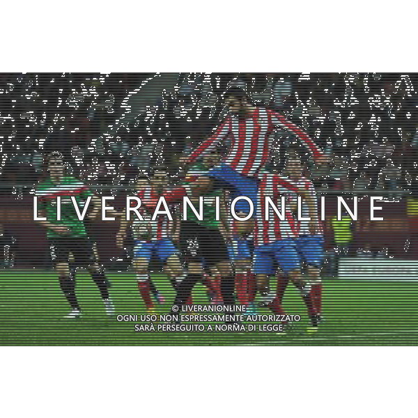 firo Fu§ball,Fussball, 09.05.2012 EL, UEFA Europa League Finale, Finale 2012, Final, Bukarest 2012, Saison 2011/2012 Atletico Madrid - Atletic Bilbao 3:0 Zweikampf, Adrian Lopez, Atletico Madrid, mehr als 5 Spieler, Strafraumszene $worldrightsEs gelten unsere AGB, einsehbar auf www.firosportphoto.de copyright by firo sportphoto: Coesfelder Stra§e 207Ê 48249 D † L M E N (Duelmen) www.firosportphoto.de mail@firosportphoto.de (V o l k s b a n k B o c h u m - W i t t e n ) BLZ.: 430 601 29 Kt. Nr.: 341 117 100 Tel:Ê 02594-9916004 Fax:Ê 02594-9916005 BUCAREST_FINALE EUROPA LEGUE Atletico Madrid-Athletic Bilbao AG ALDO LIVERANI SAS - ITALY ONLY -