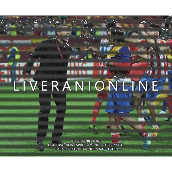 firo Fu§ball,Fussball, 09.05.2012 EL, UEFA Europa League Finale, Finale 2012, Final, Bukarest 2012, Saison 2011/2012 Atletico Madrid - Atletic Bilbao 3:0 Winner Sieger UEFA LEAGUE FINALE 2012 Atletico Madrid, Jubel, Freude nach dem Spiel bei Diego Simeone, Coach Trainer, Atletico Madrid und Falcao, Atletico Madrid $worldrightsEs gelten unsere AGB, einsehbar auf www.firosportphoto.de copyright by firo sportphoto: Coesfelder Stra§e 207Ê 48249 D † L M E N (Duelmen) www.firosportphoto.de mail@firosportphoto.de (V o l k s b a n k B o c h u m - W i t t e n ) BLZ.: 430 601 29 Kt. Nr.: 341 117 100 Tel:Ê 02594-9916004 Fax:Ê 02594-9916005 BUCAREST_FINALE EUROPA LEGUE Atletico Madrid-Athletic Bilbao AG ALDO LIVERANI SAS - ITALY ONLY -