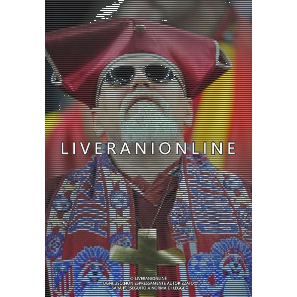 firo Fu§ball,Fussball, 09.05.2012 EL, UEFA Europa League Finale, Finale 2012, Final, Bukarest 2012, Saison 2011/2012 Atletico Madrid - Atletic Bilbao 3:0 Atletico Madrid Fan als Geistlicher Beistand, betet, guckt nach oben, Witz, Humor $worldrightsEs gelten unsere AGB, einsehbar auf www.firosportphoto.de copyright by firo sportphoto: Coesfelder Stra§e 207Ê 48249 D † L M E N (Duelmen) www.firosportphoto.de mail@firosportphoto.de (V o l k s b a n k B o c h u m - W i t t e n ) BLZ.: 430 601 29 Kt. Nr.: 341 117 100 Tel:Ê 02594-9916004 Fax:Ê 02594-9916005 BUCAREST_FINALE EUROPA LEGUE Atletico Madrid-Athletic Bilbao AG ALDO LIVERANI SAS - ITALY ONLY -