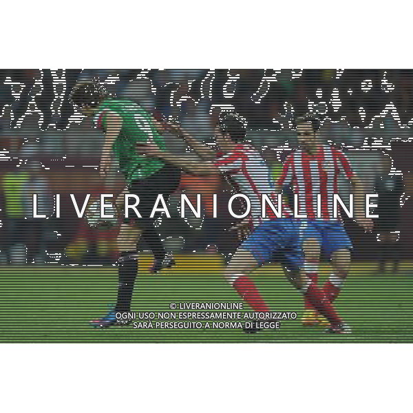 firo Fu§ball,Fussball, 09.05.2012 EL, UEFA Europa League Finale, Finale 2012, Final, Bukarest 2012, Saison 2011/2012 Atletico Madrid - Atletic Bilbao 3:0 Zweikampf, Fernando Llorente, Bilbao, Diego Godin, Atletico Madrid $worldrightsEs gelten unsere AGB, einsehbar auf www.firosportphoto.de copyright by firo sportphoto: Coesfelder Stra§e 207Ê 48249 D † L M E N (Duelmen) www.firosportphoto.de mail@firosportphoto.de (V o l k s b a n k B o c h u m - W i t t e n ) BLZ.: 430 601 29 Kt. Nr.: 341 117 100 Tel:Ê 02594-9916004 Fax:Ê 02594-9916005 BUCAREST_FINALE EUROPA LEGUE Atletico Madrid-Athletic Bilbao AG ALDO LIVERANI SAS - ITALY ONLY -
