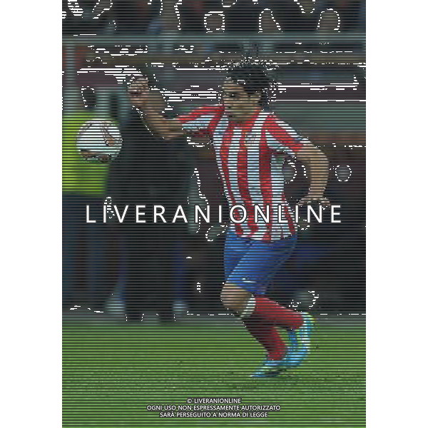 firo Fu§ball,Fussball, 09.05.2012 EL, UEFA Europa League Finale, Finale 2012, Final, Bukarest 2012, Saison 2011/2012 Atletico Madrid - Atletic Bilbao 3:0 Einzelaktion, Falcao, Atletico Madrid, ganze Figur $worldrightsEs gelten unsere AGB, einsehbar auf www.firosportphoto.de copyright by firo sportphoto: Coesfelder Stra§e 207Ê 48249 D † L M E N (Duelmen) www.firosportphoto.de mail@firosportphoto.de (V o l k s b a n k B o c h u m - W i t t e n ) BLZ.: 430 601 29 Kt. Nr.: 341 117 100 Tel:Ê 02594-9916004 Fax:Ê 02594-9916005 BUCAREST_FINALE EUROPA LEGUE Atletico Madrid-Athletic Bilbao AG ALDO LIVERANI SAS - ITALY ONLY -