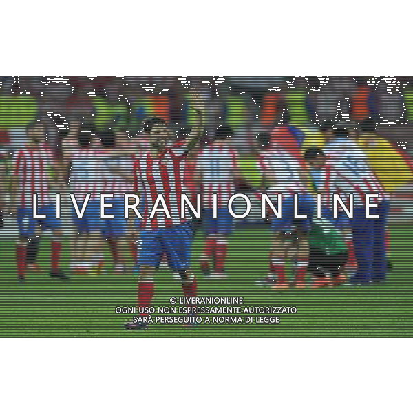 firo Fu§ball,Fussball, 09.05.2012 EL, UEFA Europa League Finale, Finale 2012, Final, Bukarest 2012, Saison 2011/2012 Atletico Madrid - Atletic Bilbao 3:0 Jubel, Freude beim Schlusspfiff, Diego, Atletico Madrid, Gestik $worldrightsEs gelten unsere AGB, einsehbar auf www.firosportphoto.de copyright by firo sportphoto: Coesfelder Stra§e 207Ê 48249 D † L M E N (Duelmen) www.firosportphoto.de mail@firosportphoto.de (V o l k s b a n k B o c h u m - W i t t e n ) BLZ.: 430 601 29 Kt. Nr.: 341 117 100 Tel:Ê 02594-9916004 Fax:Ê 02594-9916005 BUCAREST_FINALE EUROPA LEGUE Atletico Madrid-Athletic Bilbao AG ALDO LIVERANI SAS - ITALY ONLY -