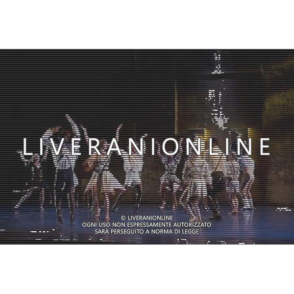 Angelin PreljocajÕs Snow White preformed by Ballet Preljocaj at Sadler\'s Wells. London. ©photoshot/AGENZIA ALDO LIVERANI SAS - ITALY ONLY - Lo spettacolo teatrale BiancaNeve di Angelin Preljocaj messo in scena dal Balleto Preljocaj al Sadler Wells. Londra. Virginie Caussin e\' Biancaneve e Sergio Diaz e\' il Principe