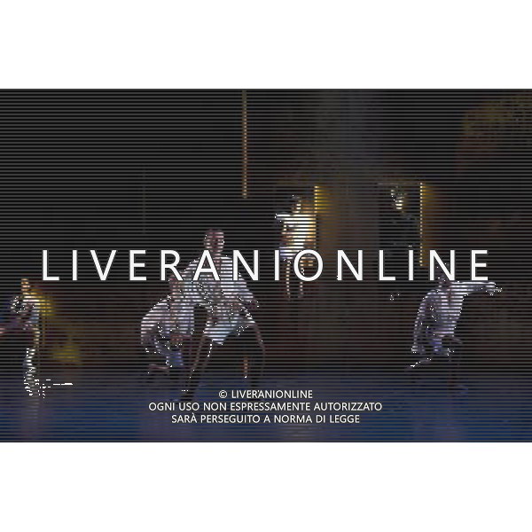 Angelin PreljocajÕs Snow White preformed by Ballet Preljocaj at Sadler\'s Wells. London. ©photoshot/AGENZIA ALDO LIVERANI SAS - ITALY ONLY - Lo spettacolo teatrale BiancaNeve di Angelin Preljocaj messo in scena dal Balleto Preljocaj al Sadler Wells. Londra. Virginie Caussin e\' Biancaneve e Sergio Diaz e\' il Principe