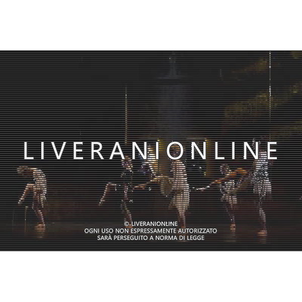 Angelin PreljocajÕs Snow White preformed by Ballet Preljocaj at Sadler\'s Wells. London. ©photoshot/AGENZIA ALDO LIVERANI SAS - ITALY ONLY - Lo spettacolo teatrale BiancaNeve di Angelin Preljocaj messo in scena dal Balleto Preljocaj al Sadler Wells. Londra. Virginie Caussin e\' Biancaneve e Sergio Diaz e\' il Principe