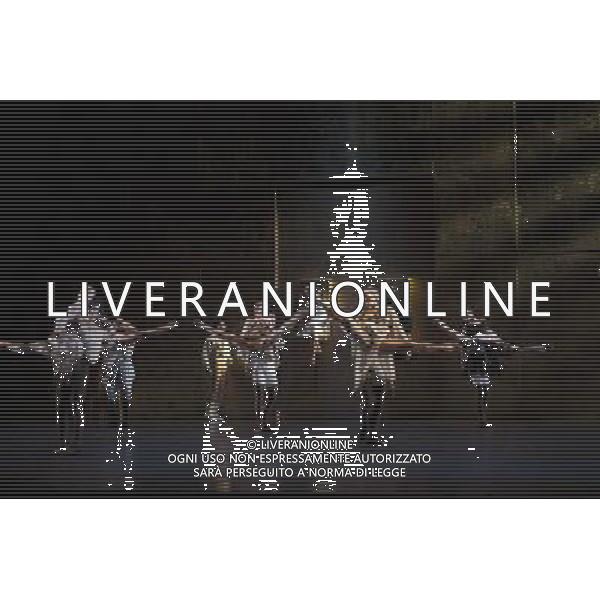 Angelin PreljocajÕs Snow White preformed by Ballet Preljocaj at Sadler\'s Wells. London. ©photoshot/AGENZIA ALDO LIVERANI SAS - ITALY ONLY - Lo spettacolo teatrale BiancaNeve di Angelin Preljocaj messo in scena dal Balleto Preljocaj al Sadler Wells. Londra. Virginie Caussin e\' Biancaneve e Sergio Diaz e\' il Principe