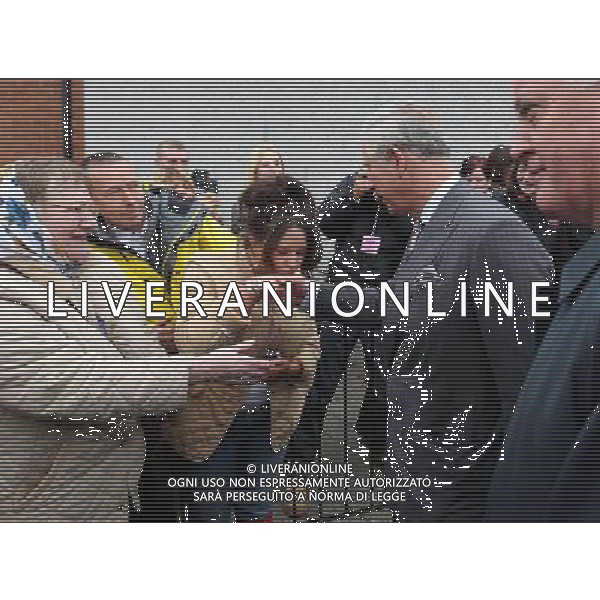 The Duke of Rothesay is kissed on the hand as he leaves the North West Youth Project in Kilmarnock. ©photoshot/AGENZIA ALDO LIVERANI SAS - ITALY ONLY - REALI INGLESI: Il principoe Carlo d\'inghilterra in visita ai giovani del Nord Ovest Progetto a Kilmarnock. Scozia