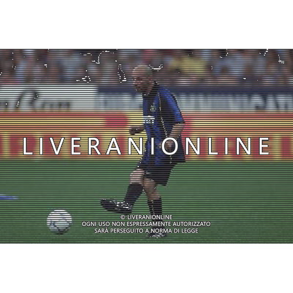 MILANO, 26-05-02 DFP/MARCO LUSSOSO 7 DERBY DEL CUORE NELLA FOTO: ALDO CATALDO BAGAGLIO AG ALDO LIVERANI S A S 