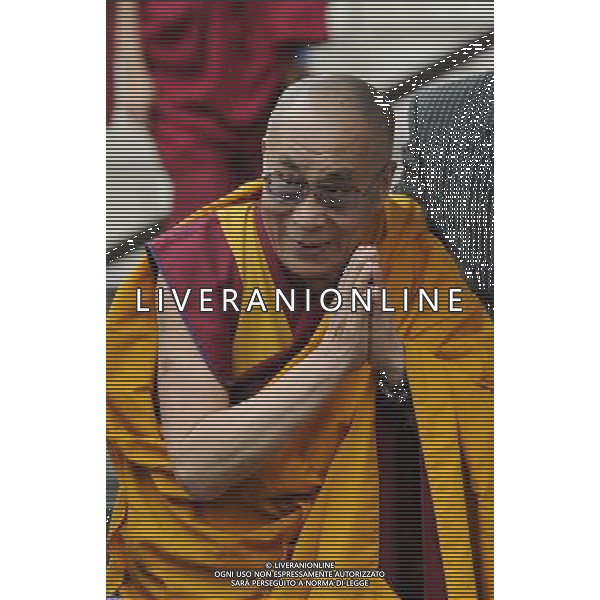 His Holiness Dalai Lama arrives to St Pauls cathedral in London, Britain on 14 May 2012. The Dalai Lama is presented with the £1.1m annual prize, the award is for a living person who has \'made an exceptional contribution to affirming the spiritual dimension of life\'. ©photoshot/AGENZIA ALDO LIVERANI SAS - ITALY ONLY - Sua Santita\' il Dalai Lama alla Cattedrale di St Paul a Londra, la Gran Bretagna il 14 maggio 2012.