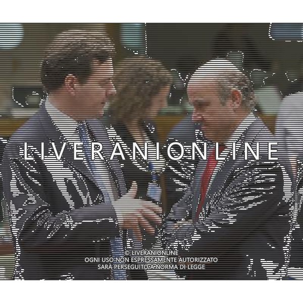 (120515) -- BRUSSELS, May. 15, 2012 () -- British Chancellor of the Exchequer George Osborne (L) talks with Spanish Finance Minister Luis de Guindos during EU Finance Ministers meeting at EU\'s headquarters in Brussels, capital of Belgium, May. 15, 2012. Eurogroup head late Monday strongly refuted the talk of Greece leaving the euro area and hinted at the possibility of softening some of the terms in the bailout program if the country reaffirms its commitments to the rescue plan.(/Thierry Monasse) (yt) ©photoshot/AGENZIA ALDO LIVERANI SAS - ITALY ONLY - Belgio: Riunione dei ministri delle Finanze dell\'Eurogruppo presso la sede dell\'Unione europea a Bruxelles