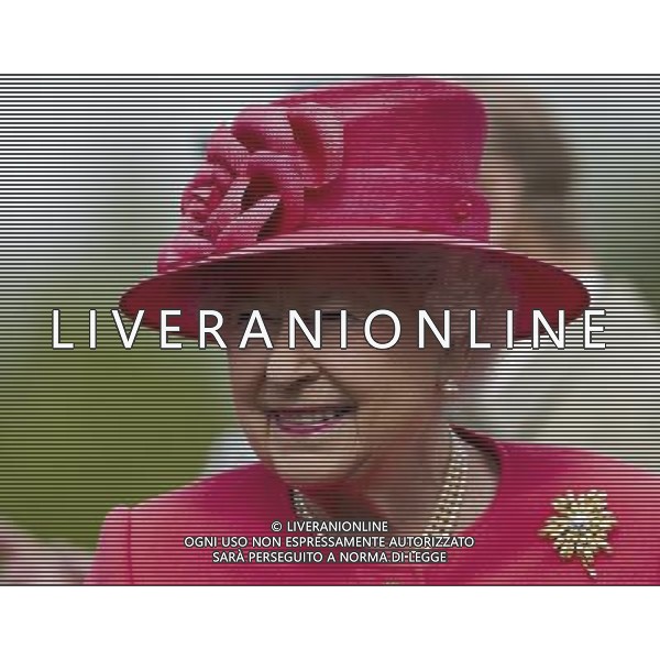 HM The Queen accompanied by HRH The Duke of Edinburgh and visit Chester Zoo where the Queen travelled by Monorail and visited the new Rhino Paddock and unveiled a plaque at the entrance ©photoshot/AGENZIA ALDO LIVERANI SAS - ITALY ONLY - REALI INGLESI: la Regina Elisabetta II d\'inghilterra in visita lo zoo di Chester, percorsa da una monorotaia