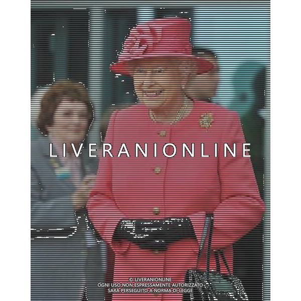 Queen Elizabeth II during her visit to Orford Jubilee Park, Warrington as part of her visit to the north west. ©photoshot/AGENZIA ALDO LIVERANI SAS - ITALY ONLY - REALI INGLESI: La Regina Elisabetta II durante la sua visita al Orford Jubilee Park