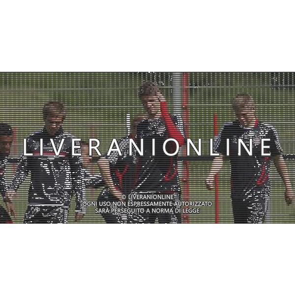 (120518) -- MUNICH, May 18, 2012 () -- Thomas Muller (C) of FC Bayern Munich attends a training session for the UEFA Champions League Final at Sabener Strasse training ground in Munich, Germany May 18, 2012. FC Bayern Munich will fight for the champion with FC Chelsea.(/Wang Lili) ©photoshot/Agenzia Aldo Liverani Sas - ITALY ONLY - Allenamento del Bayern Monaco in previsione della finale UEFA Champions League a Monaco di Baviera, Germania 18 maggio 2012. FC Bayern Monaco affrontera\' il Chelsea FC.
