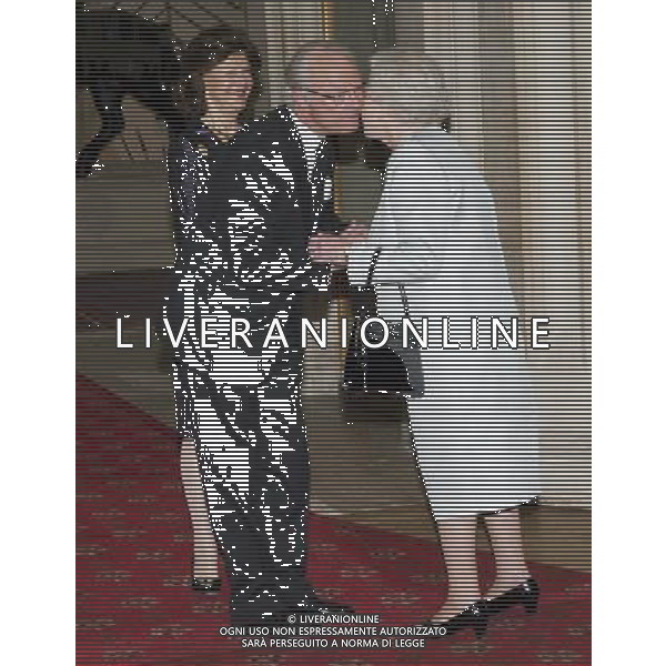 Her Majesty The Queen, accompanied by His Royal Highness The Duke of Edinburgh, gave a lunch at Windsor Castle for Sovereign Monarchs to commemorate her Diamond Jubilee. The Queen and The Duke of Edinburgh greeted their guests inside the Grand Vestibule, before joining them at a pre-lunch reception..THE KING AND QUEEN OF SWEDEN . ©photoshot/Agenzia Aldo Liverani Sas - ITALY ONLY - REALI INGLESI: La regina d\'inghilterra incontra Re e regine, sovrani e capi di stato di 26 paesi stranieri al Castello di Windsor per un pranzo di celebrazione del Giubileo di diamante a Londra