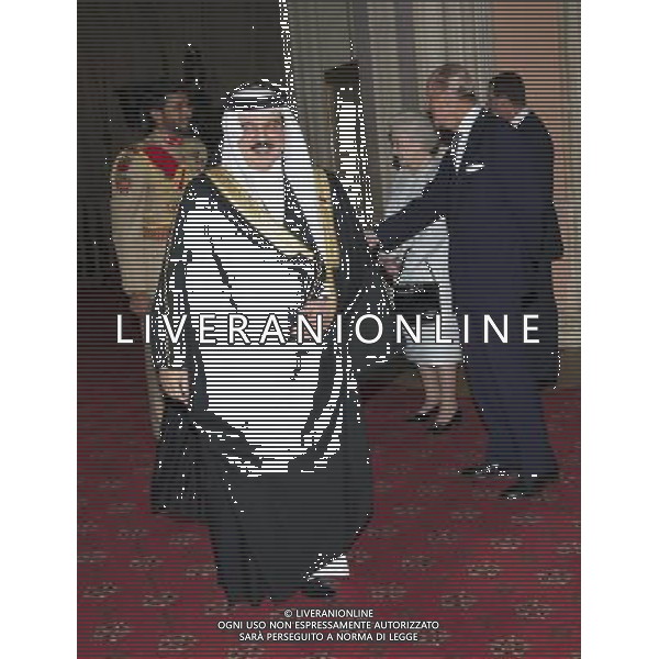 Her Majesty The Queen, accompanied by His Royal Highness The Duke of Edinburgh, gave a lunch at Windsor Castle for Sovereign Monarchs to commemorate her Diamond Jubilee. The Queen and The Duke of Edinburgh greeted their guests inside the Grand Vestibule, before joining them at a pre-lunch reception..THE KING OF BAHRAIN . ©photoshot/Agenzia Aldo Liverani Sas - ITALY ONLY - REALI INGLESI: La regina d\'inghilterra incontra Re e regine, sovrani e capi di stato di 26 paesi stranieri al Castello di Windsor per un pranzo di celebrazione del Giubileo di diamante a Londra