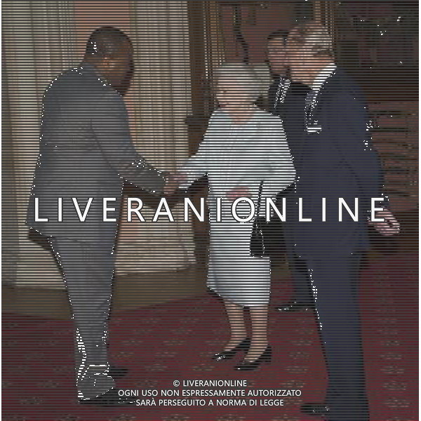 Her Majesty The Queen, accompanied by His Royal Highness The Duke of Edinburgh, gave a lunch at Windsor Castle for Sovereign Monarchs to commemorate her Diamond Jubilee. The Queen and The Duke of Edinburgh greeted their guests inside the Grand Vestibule, before joining them at a pre-lunch reception..KING MSWATI 111 OF SWAZILAND . ©photoshot/Agenzia Aldo Liverani Sas - ITALY ONLY - REALI INGLESI: La regina d\'inghilterra incontra Re e regine, sovrani e capi di stato di 26 paesi stranieri al Castello di Windsor per un pranzo di celebrazione del Giubileo di diamante a Londra