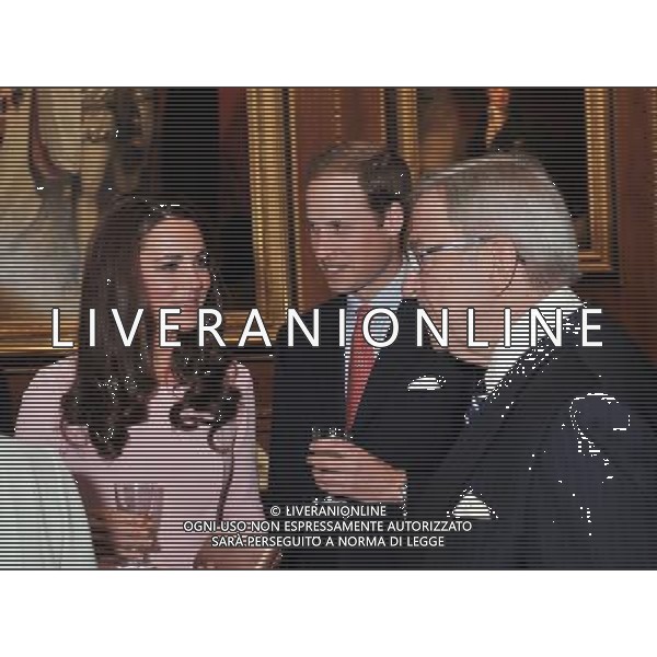 The Duke and Duchess of Cambridge talk to Constantine II, King of Hellenes during a reception in the Waterloo Chamber, before her Sovereign Monarchs Jubilee lunch at Windsor Castle. ©photoshot/Agenzia Aldo Liverani Sas - ITALY ONLY - REALI INGLESI: La regina d\'inghilterra incontra Re e regine, sovrani e capi di stato di 26 paesi stranieri al Castello di Windsor per un pranzo di celebrazione del Giubileo di diamante a Londra