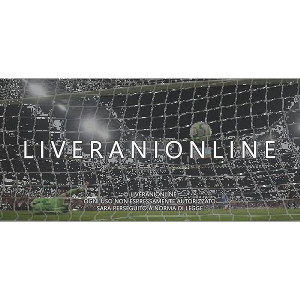 firo FuÃŸball,Fussball, 19.05.2012 UEFA Champions League, Saison 2011/2012 Final Finale FC Bayern MÃ¼nchen - FC Chelsea 3:4 n.V.E. Didier Drogba verwandelt den entscheidenen Elfmeter gegen Manuel Neuer $worldrightsEs gelten unsere AGB, einsehbar auf www.firosportphoto.de copyright by firo sportphoto: Coesfelder Str.207 48249 DÃ¼lmen www.firosportphoto.de mail@firosportphoto.de (V o l k s b a n k B o c h u m - W i t t e n ) BLZ.: 430 601 29 Kt. Nr.: 341 117 100 Tel:Â  02594 - 9916004 Fax:Â 02594 - 9916005 AG ALDO LIVERANI S A S ONLY ITALY