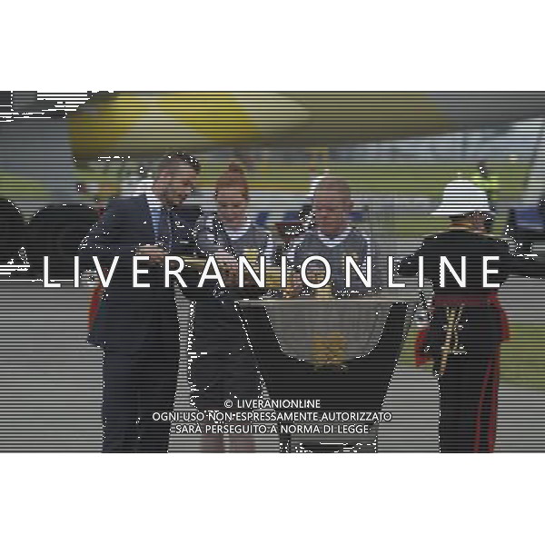David Beckham (left) during the ceremony to mark the arrival of the Olympic flame, at RNAS Culdrose, Cornwall. ©photoshot/Agenzia Aldo Liverani Sas - ITALY ONLY - Arrivo dell\'aereo che ha trasportato la fiamma olimpica delle Olimpiadi di londra 2012, fino alla base aerea RNAS Culdrose in Cornovaglia, Gran Bretagna, 18 maggio 2012 