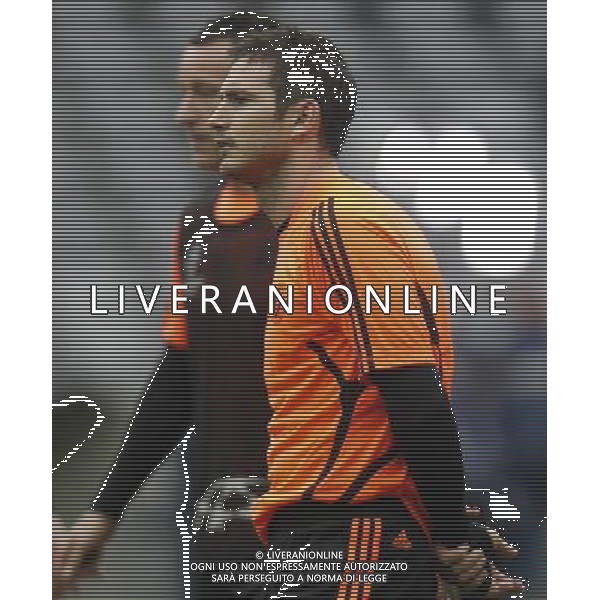 (120519) -- MUNICH, May 19, 2012 () -- Frank Lampard (R) of Chelsea FC takes a training session for the UEFA Champions League Final at Allianz Arena in Munich, Germany, May 18, 2012. Chelsea FC from England Premier League will fight for the champion with FC Bayern Munich from Bundesliga on May 19. (/Wang Lili) (jyc) ©photoshot/Agenzia Aldo Liverani Sas - ITALY ONLY - Allenamento del Chelsea in previsione dell\'incontro con il Bayern Monaco finale UEFA Champions League a Monaco di Baviera, Germania 18 maggio 2012.