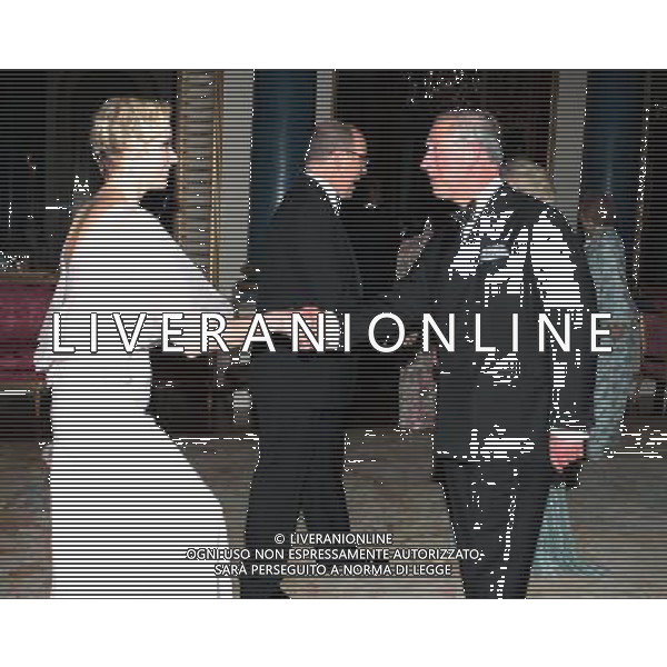 The Prince of Wales and the Duchess of Cornwall greet Prince Albert II and Princess Charlene of Monaco as they arrive for a dinner at Buckingham Palace, London, for foreign sovereigns to commemorate the Diamond Jubilee. ©photoshot/Agenzia Aldo Liverani Sas - ITALY ONLY - REALI INGLESI: Carlo Principe di Galles e la Duchessa di Cornovaglia ospite una cena per i sovrani stranieri per commemorare il giubileo di diamante a Buckingham Palace, a Londra. 
