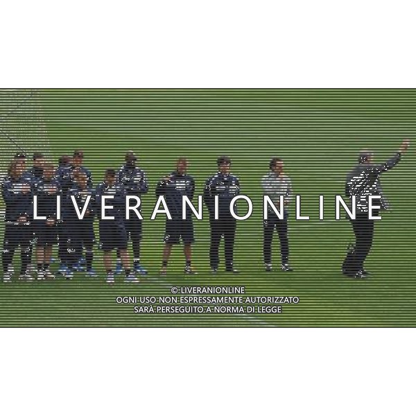 Raduno Nazionale Italiana Firenze - 21.05.2012 Allenamento Nella Foto:il prete benedice la nazionale italiana indifferenza di cassano /Ph.Vitez-Ag. Aldo Liverani