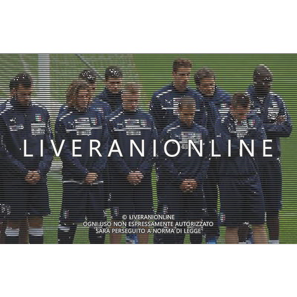 Raduno Nazionale Italiana Firenze - 21.05.2012 Allenamento Nella Foto:il prete benedice la nazionale italiana /Ph.Vitez-Ag. Aldo Liverani