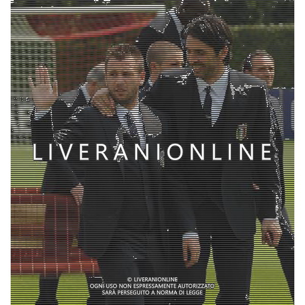 Raduno Nazionale Italiana Firenze - 21.05.2012 Foto Ufficiale della Nazionale Italiana in vista di EURO 2012 Nella Foto:cassano buffon /Ph.Vitez-Ag. Aldo Liverani