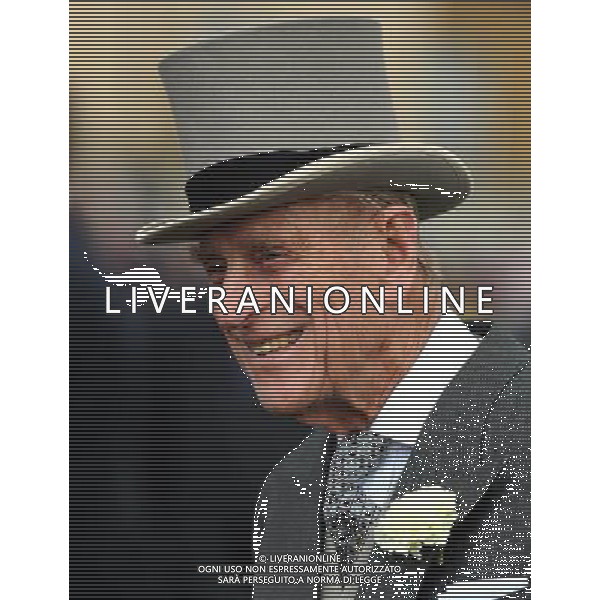 The Duke of Edinburgh attends a garden party at Buckingham Palace, London. ©photoshot/AGENZIA ALDO LIVERANI SAS - ITALY ONLY - La duchessa di Cambridge Kate Middleton riceve gli ospiti a Buckingham Palace per il Garden Party in occasione delle celebrazioni del giubileo di diamante della Regina Elisabetta II d\'Inghilterra a Londra il 29 maggio 2012