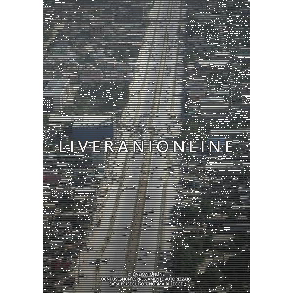 (120531) -- KABUL, May 31, 2012 () -- Vehicles drive on a highway in KabuL, Afghanistan, May 31, 2012. (/Ahmad Massoud) (dzl) ©photoshot/AGENZIA ALDO LIVERANI SAS - ITALY ONLY - Veduta aerea della citta\' di Kabul, Afghanistan, 31 maggio 2012.