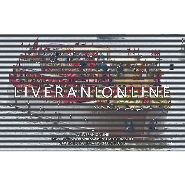  Picture Shows:Queen Elizabeth II and the Duke of Edinburgh onboard The royal barge, the Spirit of Chartwell at the Thames Diamond Jubilee Pageant to celebrate Her Majesty The Queen Elizabeth 2nd\'s 60 years as monarch of the United Kingdom. It is one of the largest flotillas ever assembled on the river. Rowed boats and working boats and pleasure vessels of all shapes and sizes will be beautifully dressed with streamers and Union Flags, their crews and passengers turned out in their finest rigs. The armed forces, fire, police, rescue and other services will be afloat and there will be an exuberance of historic boats, wooden launches, steam vessels and other boats of note. Date 03rd June 2012 *World Rights Only* *Unbylined uses will incur an additional discretionary fee!* /PHOTOSHOT/AG ALDO LIVERANI SAS - ITALY ONLY -