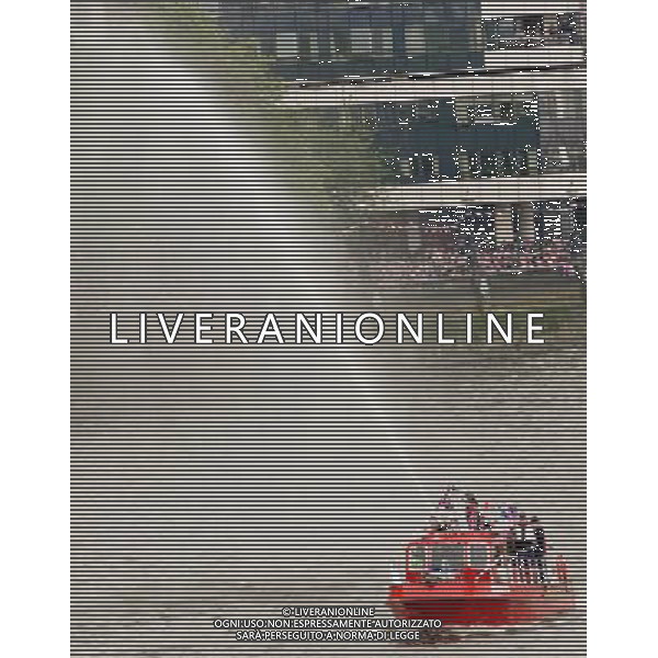  Various boats take part at the Thames Diamond Jubilee Pageant to celebrate Her Majesty The Queen Elizabeth 2nd\'s 60 years as monarch of the United Kingdom. It is one of the largest flotillas ever assembled on the river. Rowed boats and working boats and pleasure vessels of all shapes and sizes will be beautifully dressed with streamers and Union Flags, their crews and passengers turned out in their finest rigs. The armed forces, fire, police, rescue and other services will be afloat and there will be an exuberance of historic boats, wooden launches, steam vessels and other boats of note. Date 03rd June 2012 PHOTOSHOT/AG ALDO LIVERANI SAS ITALY ONLY -