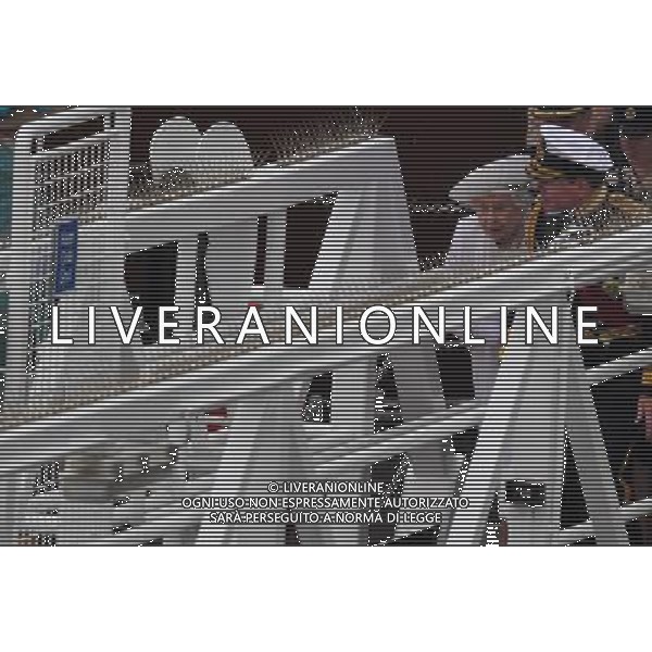 (120604) -- LONDON, June 4, 2012 () -- Queen Elizabeth II is disembarked from the Royal boat, the Spirit of Chartwell, during her Diamond Jubilee pageant on the River Thames in London, Britain, June 3, 2012. The Queen on Sunday took part in the largest event held to celebrate her 60 years as queen by leading a flotilla of boats in a pageant down the River Thames through central London. (/Yin Gang) PHOTOSHOT/AG ALDO LIVERANI SAS ITALY ONLY -