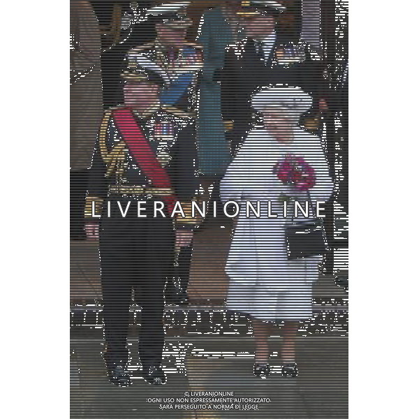20120603: LONDON, UK - Queen Elizabeth II and The British Royal Family onboard the Royal Barge Spirit of Chartwell during the Diamond Jubilee Thames River Pageant in London, England. PHOTO: CITYFILES londyn anglia krolowa elzbieta diamentowy jubileusz FOT. CITYFILES/NEWSPIX.PL PORTUGAL,BRAZIL,SPAIN,GERMANY,FRANCE,UK OUT !!! --- Newspix.pl /AG ALDO LIVERANI SAS - ITALY ONLY - *** Local Caption *** .