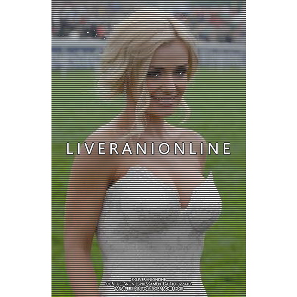 Katherine Jenkins arrives at the Investec Epsom Derby \' sings God Save The Queen as the Queen arrives. 2-6-12 ©photoshot/Agenzia Aldo Liverani Sas - ITALY ONLY - REALI INGLESI: La famiglia reale e la Regina Elisabetta II d\'inghilterra al Derby, festival equestre a Epsom nel Surrey,, il 2 giugno 2012 nel primo giorno ufficiale delle celebrazioni del Giubileo di Diamante