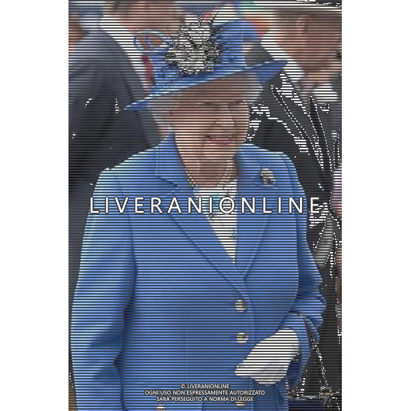 The Queen arrives at the Investec Epsom Derby as start od the Jubilee Weekend-2-6-12 ©photoshot/Agenzia Aldo Liverani Sas - ITALY ONLY - REALI INGLESI: La famiglia reale e la Regina Elisabetta II d\'inghilterra al Derby, festival equestre a Epsom nel Surrey,, il 2 giugno 2012 nel primo giorno ufficiale delle celebrazioni del Giubileo di Diamante
