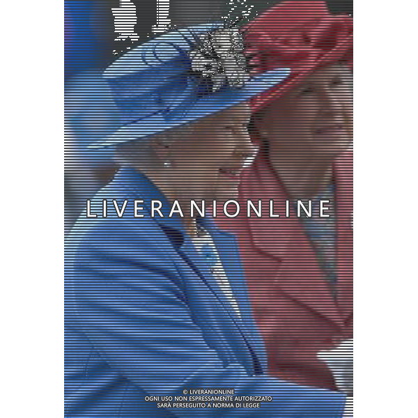 The Queen arrives at the Investec Epsom Derby as start od the Jubilee Weekend-2-6-12 ©photoshot/Agenzia Aldo Liverani Sas - ITALY ONLY - REALI INGLESI: La famiglia reale e la Regina Elisabetta II d\'inghilterra al Derby, festival equestre a Epsom nel Surrey,, il 2 giugno 2012 nel primo giorno ufficiale delle celebrazioni del Giubileo di Diamante